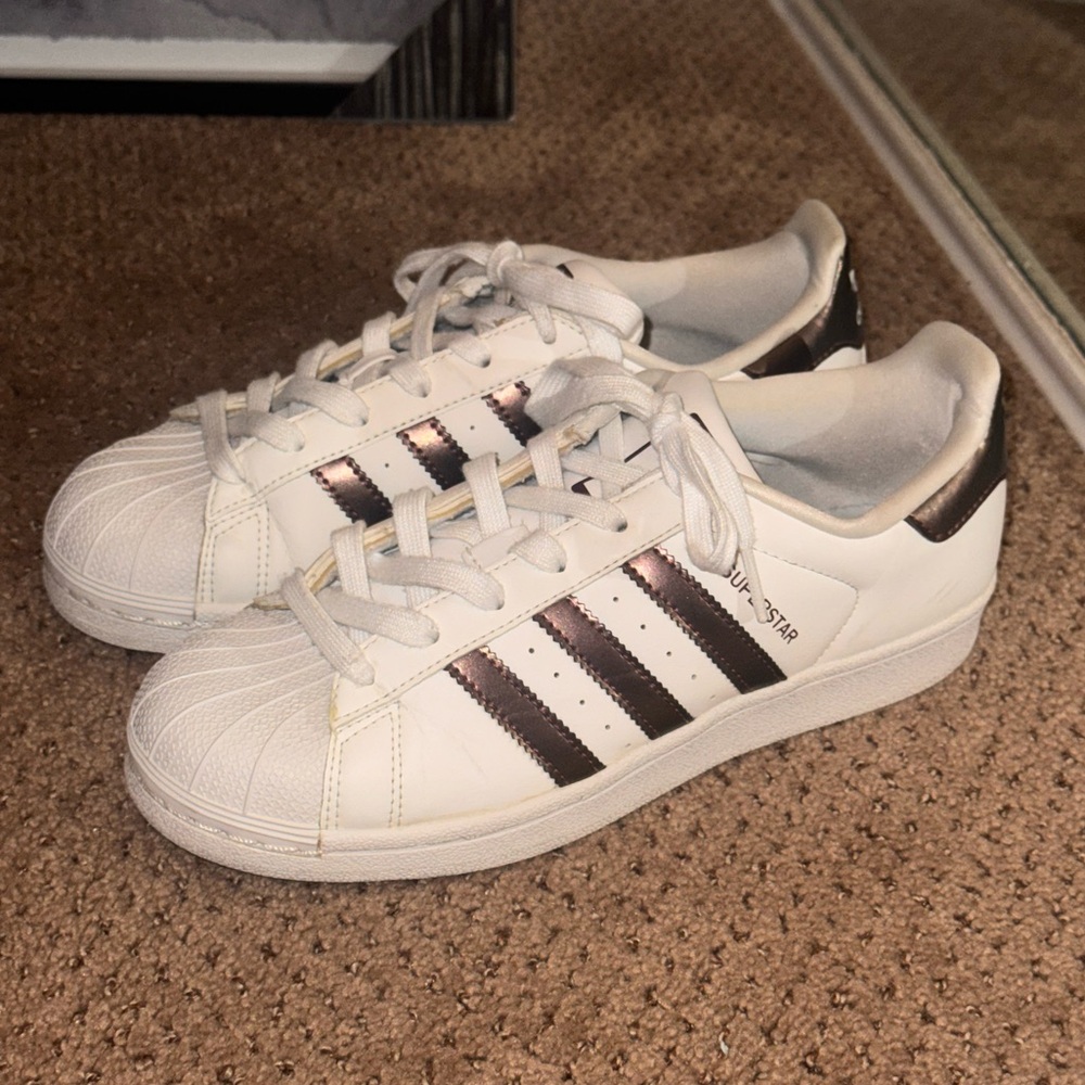 Adidas Women's White and Metallic Brown Shell shoe